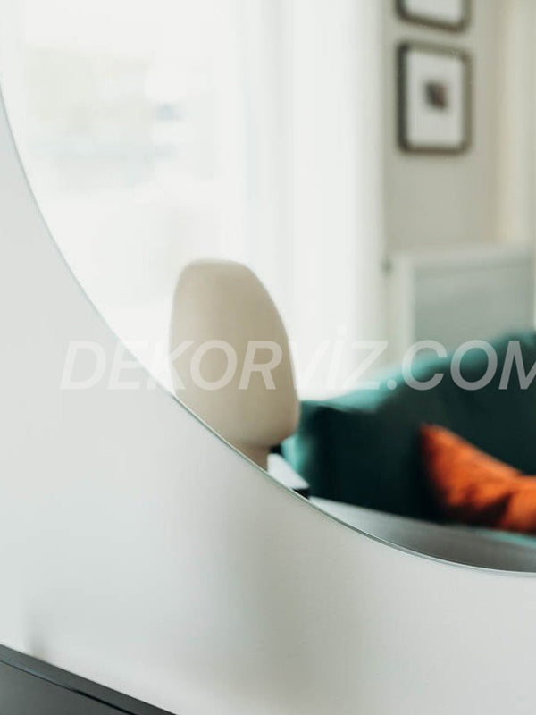 Özel Kesim Dekoratif Duvar Aynası – Geniş Yansıtma Yüzeyli Modern Model