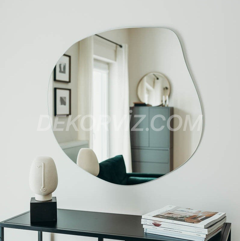 Özel Kesim Dekoratif Duvar Aynası – Geniş Yansıtma Yüzeyli Modern Model